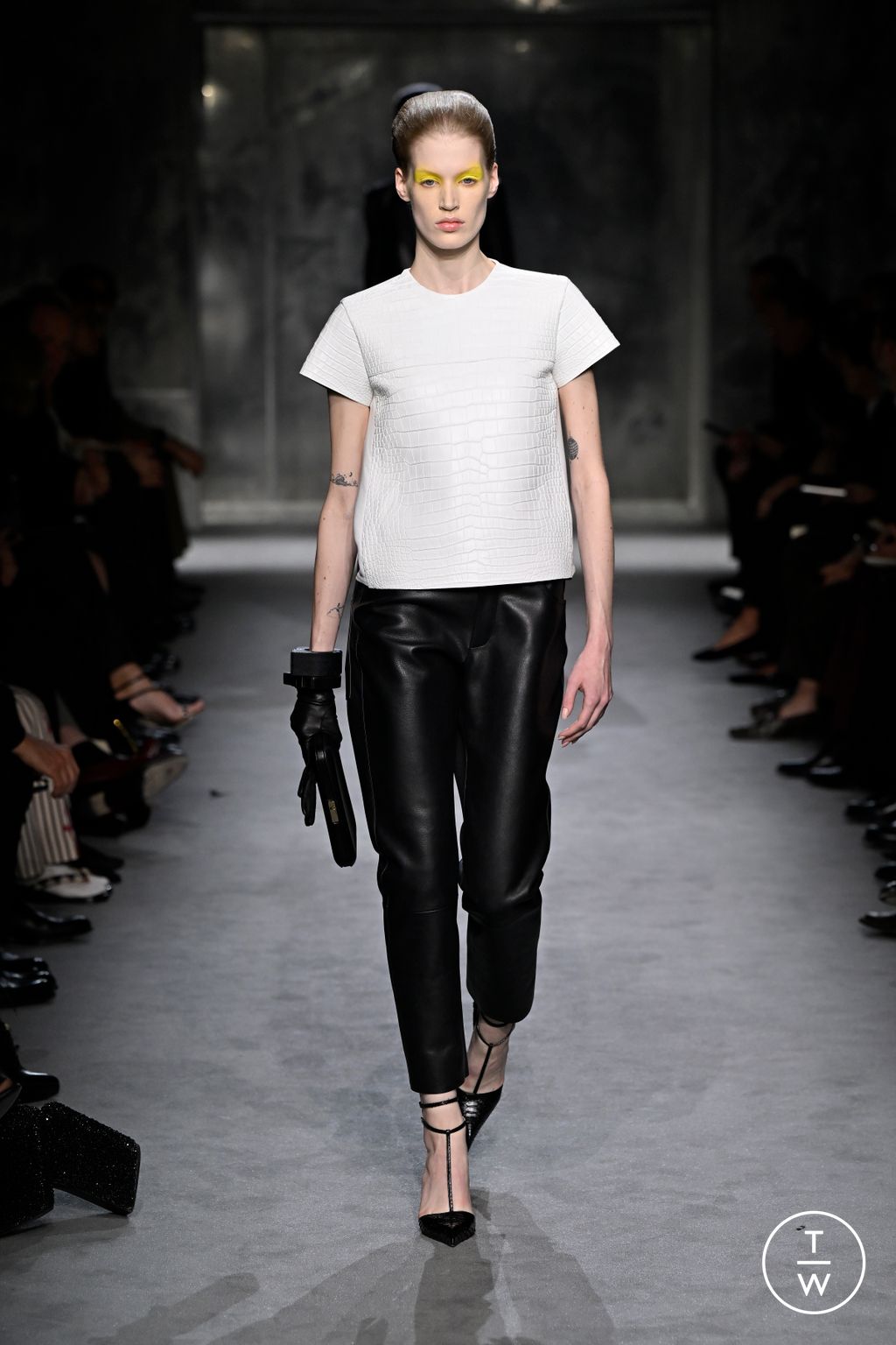 Fashion Week Paris Fall/Winter 2025 look 3 from the Tom Ford collection 女装