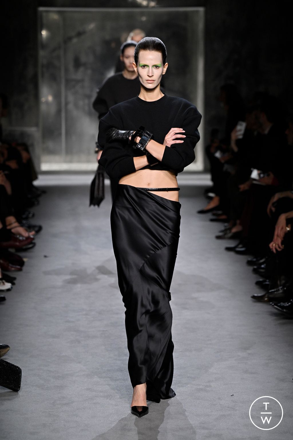 Fashion Week Paris Fall/Winter 2025 look 12 from the Tom Ford collection womenswear