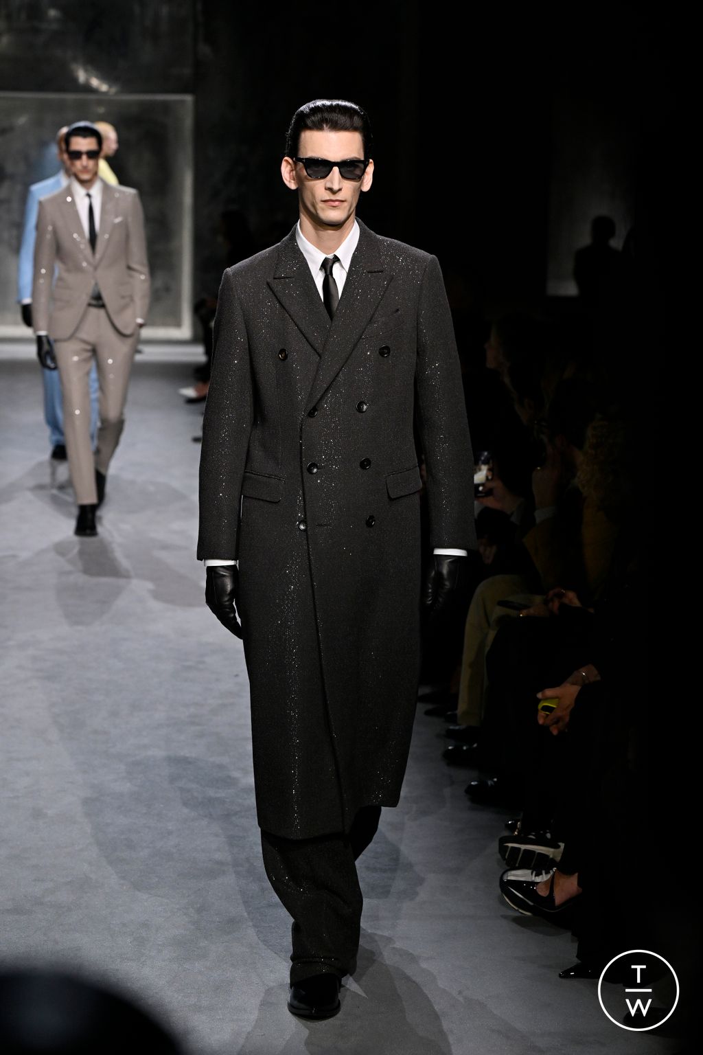 Fashion Week Paris Fall/Winter 2025 look 48 from the Tom Ford collection 女装