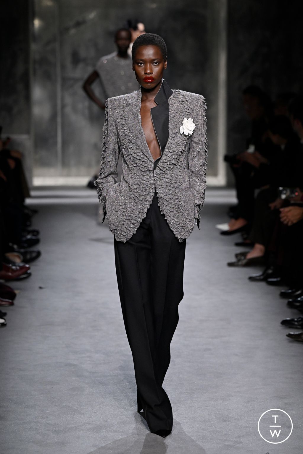 Fashion Week Paris Fall/Winter 2025 look 51 de la collection Tom Ford womenswear