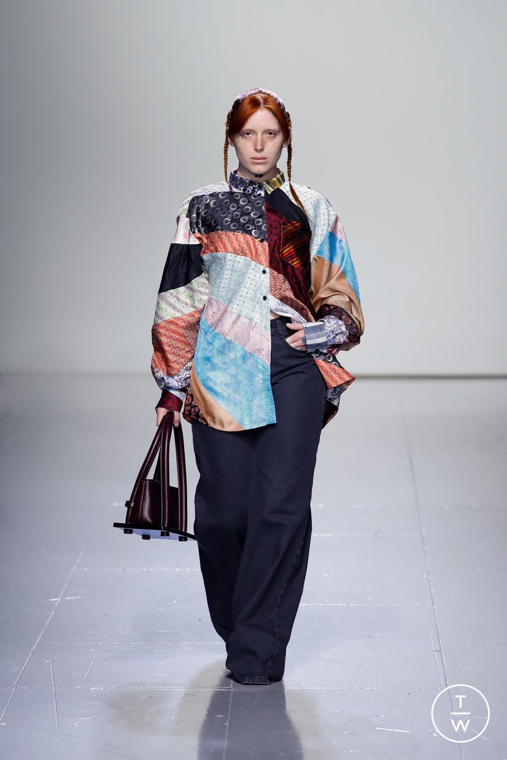 Fashion Week London Fall/Winter 2023 look 1 from the KSENIASCHNAIDER collection 女装