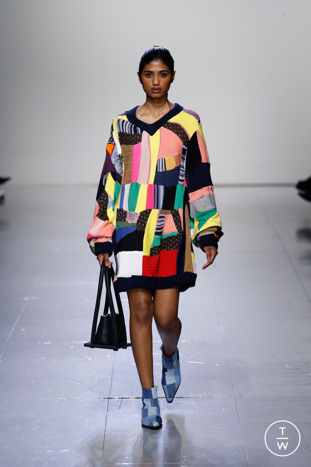 Fashion Week London Fall/Winter 2023 look 10 de la collection KSENIASCHNAIDER womenswear