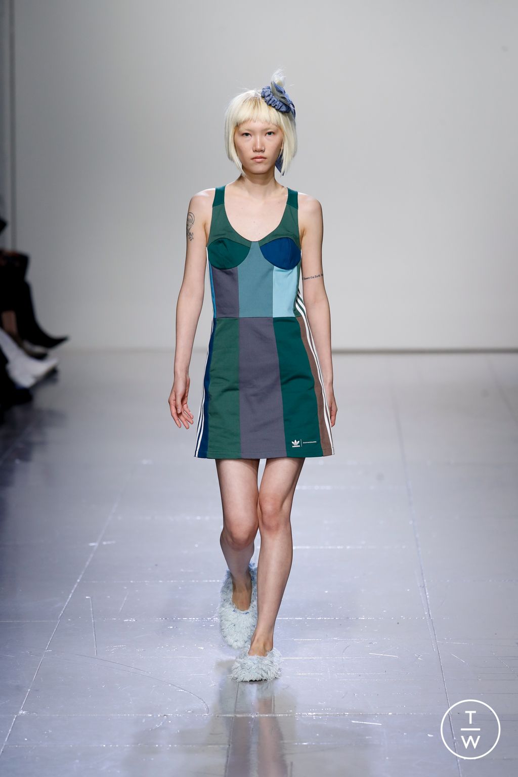 Fashion Week London Fall/Winter 2023 look 11 from the KSENIASCHNAIDER collection 女装