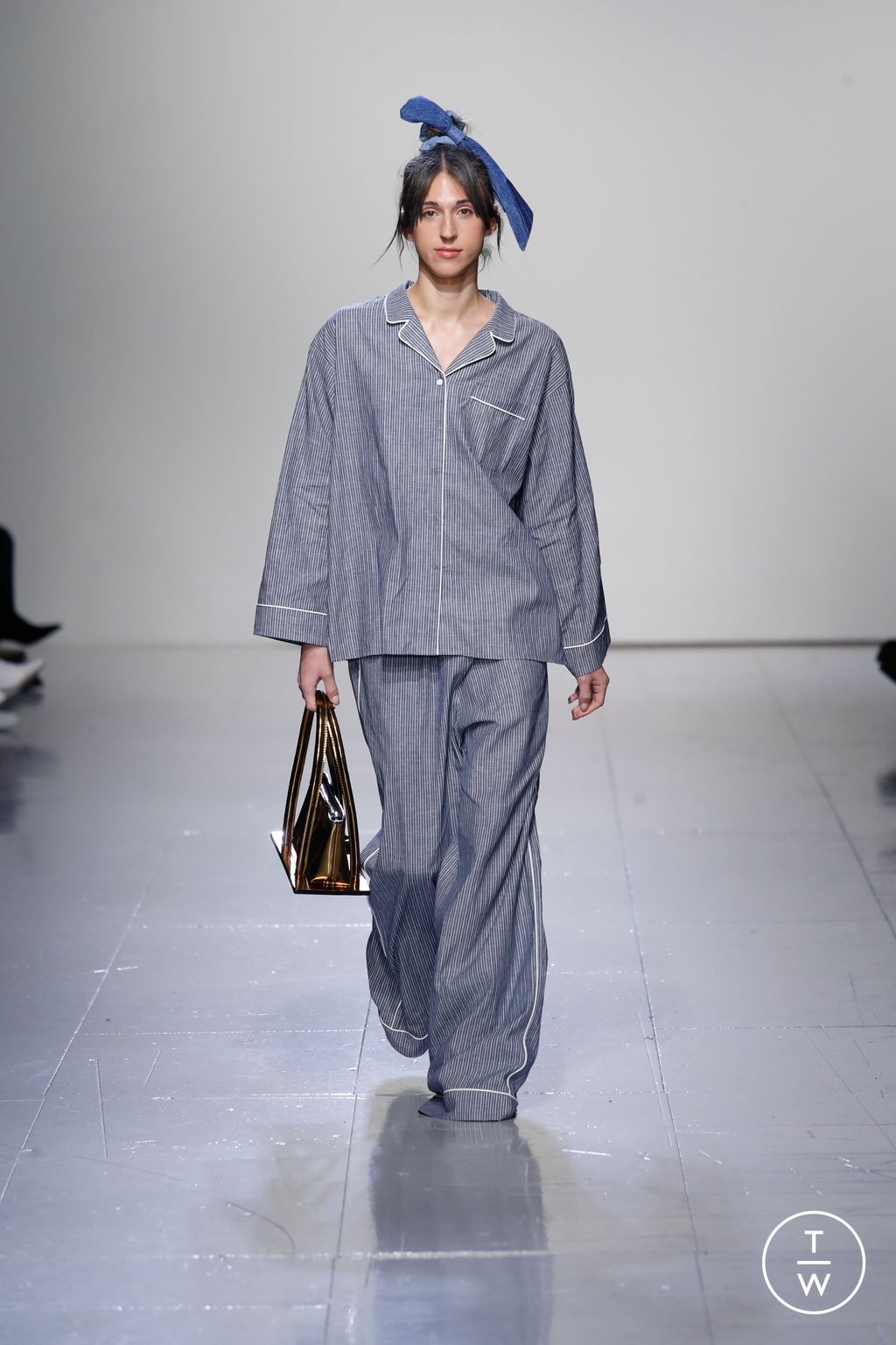 Fashion Week London Fall/Winter 2023 look 16 from the KSENIASCHNAIDER collection womenswear