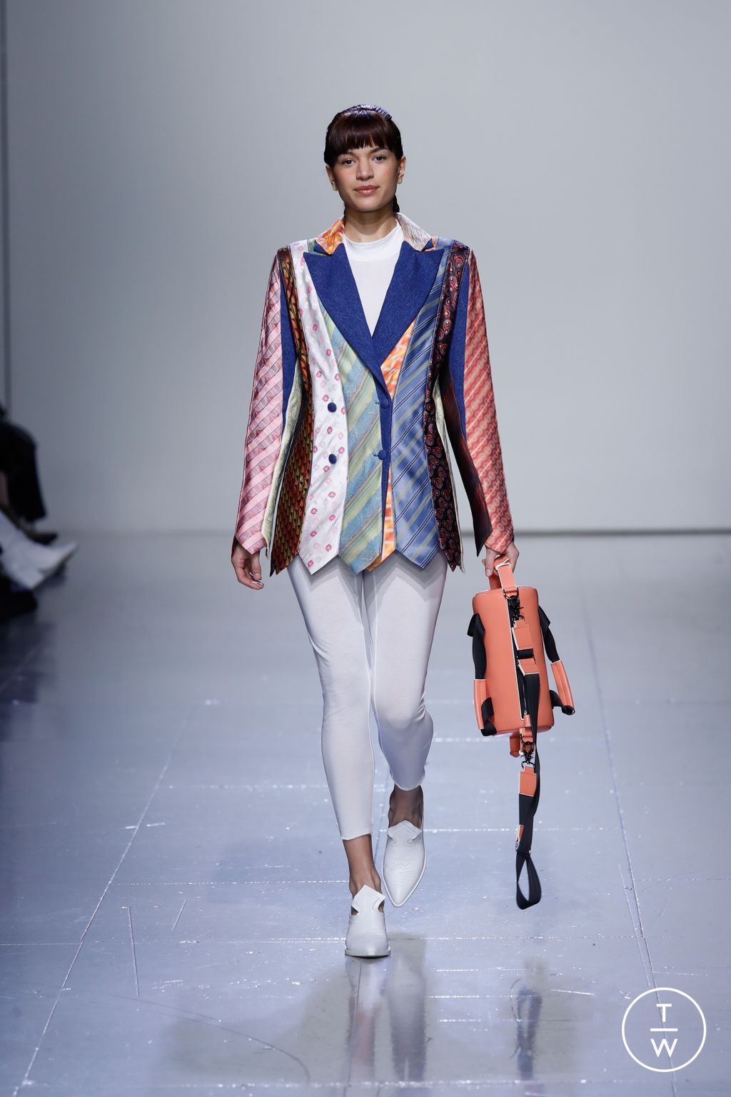 Fashion Week London Fall/Winter 2023 look 3 from the KSENIASCHNAIDER collection 女装