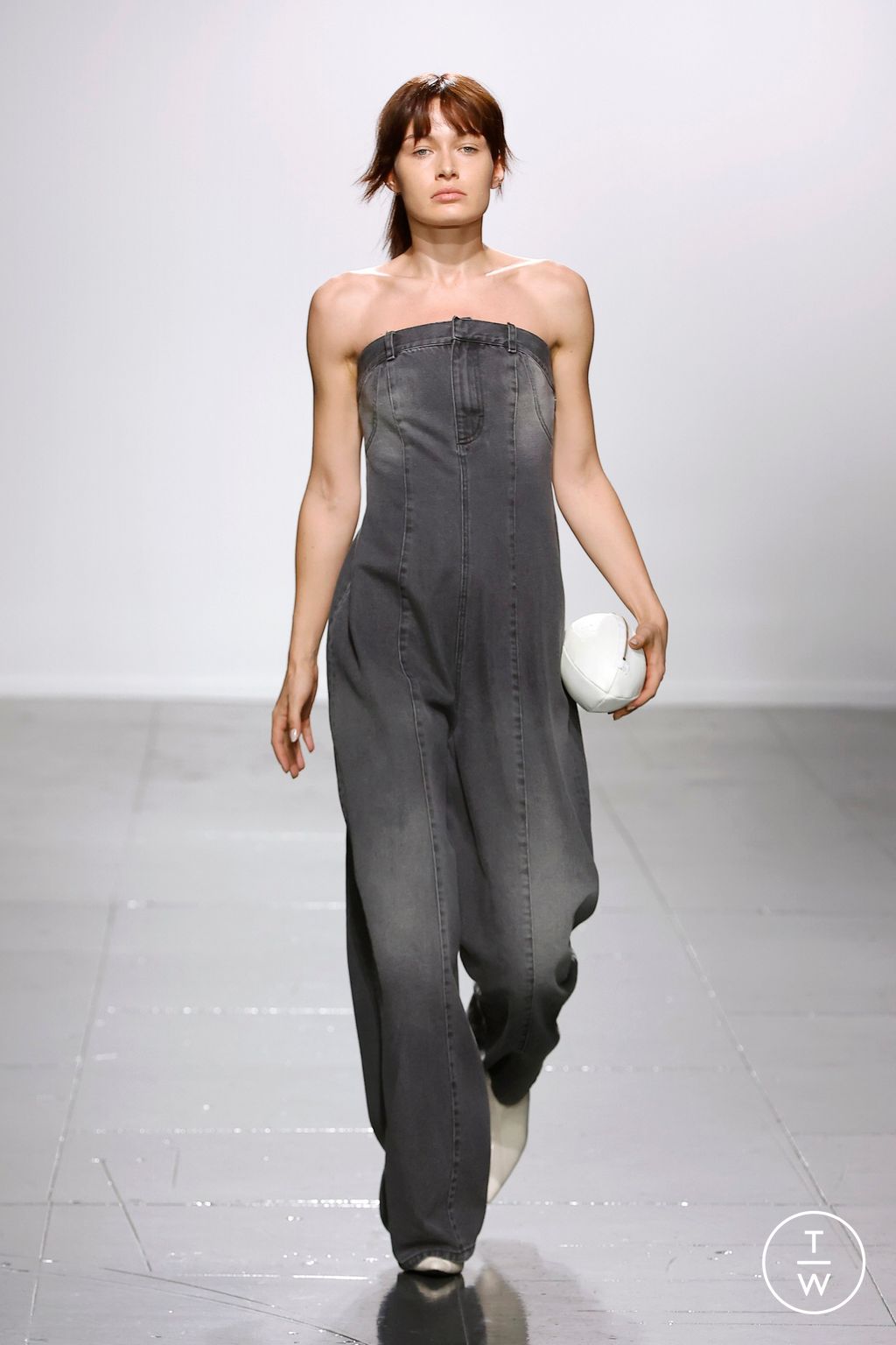 Fashion Week London Spring/Summer 2024 look 6 from the KSENIASCHNAIDER collection 女装