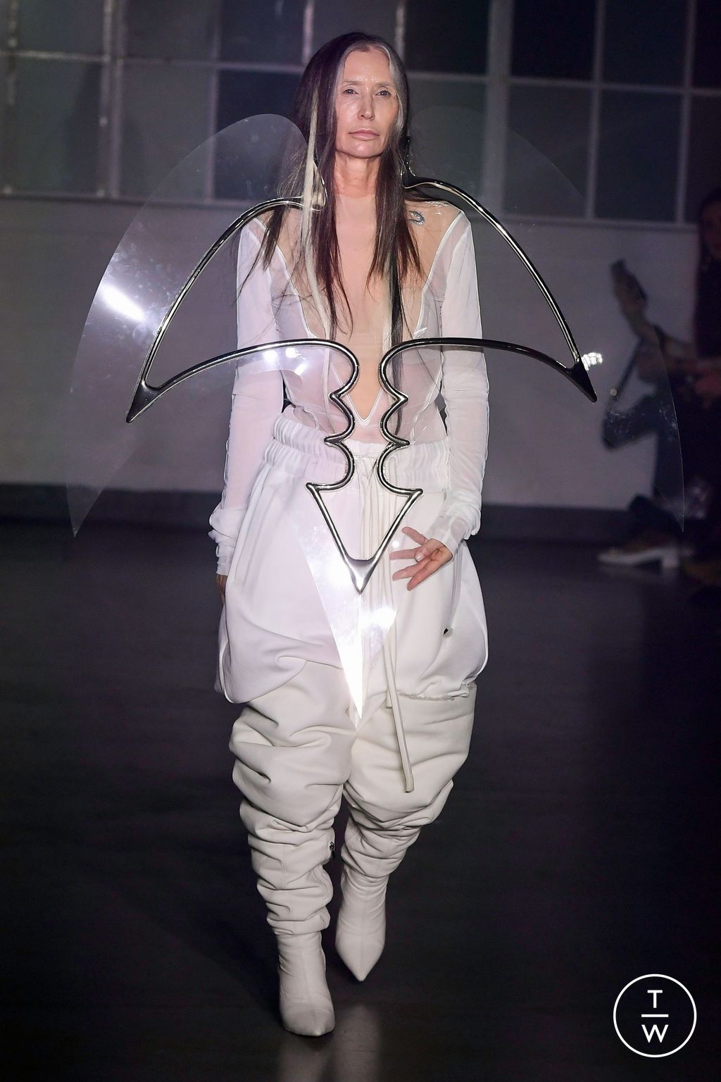 Fashion Week London Fall/Winter 2023 look 8 from the KWK by KAYKWOK collection 女装