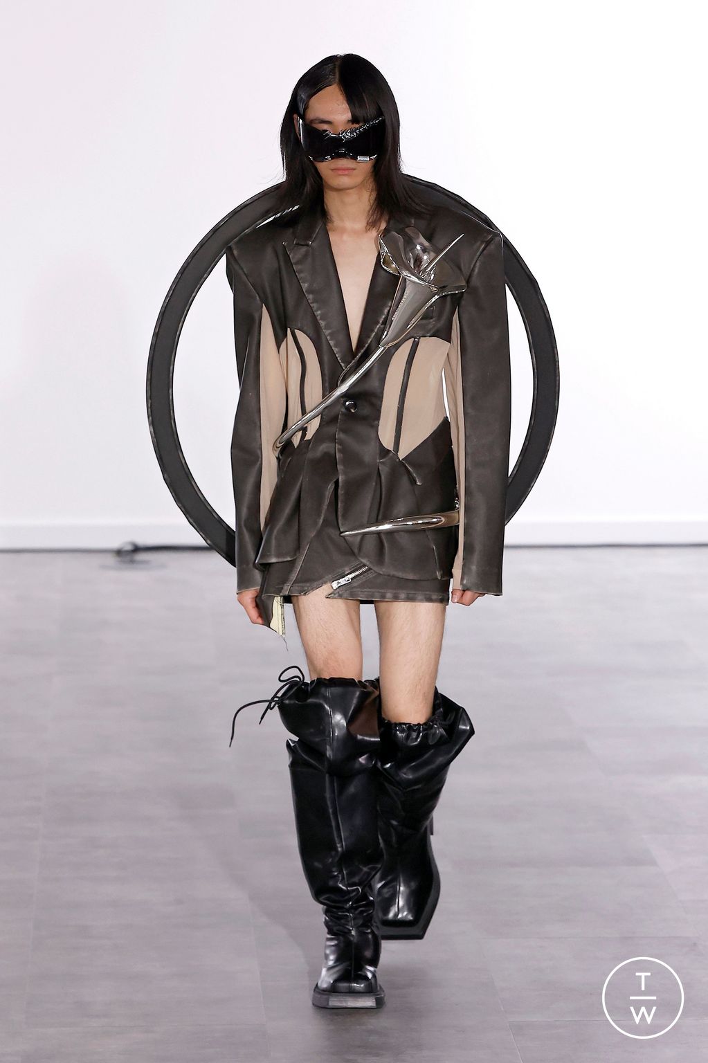 Fashion Week London Spring/Summer 2024 look 3 from the KWK by KAYKWOK collection womenswear