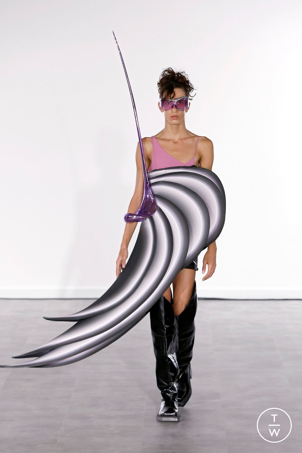 Fashion Week London Spring/Summer 2024 look 5 de la collection KWK by KAYKWOK womenswear