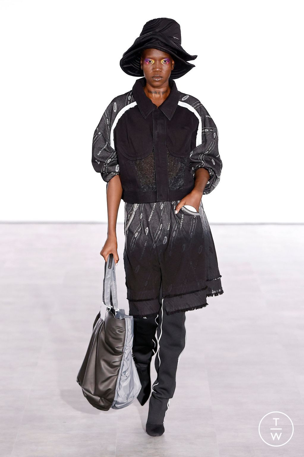 Fashion Week London Spring/Summer 2024 look 8 from the KWK by KAYKWOK collection womenswear