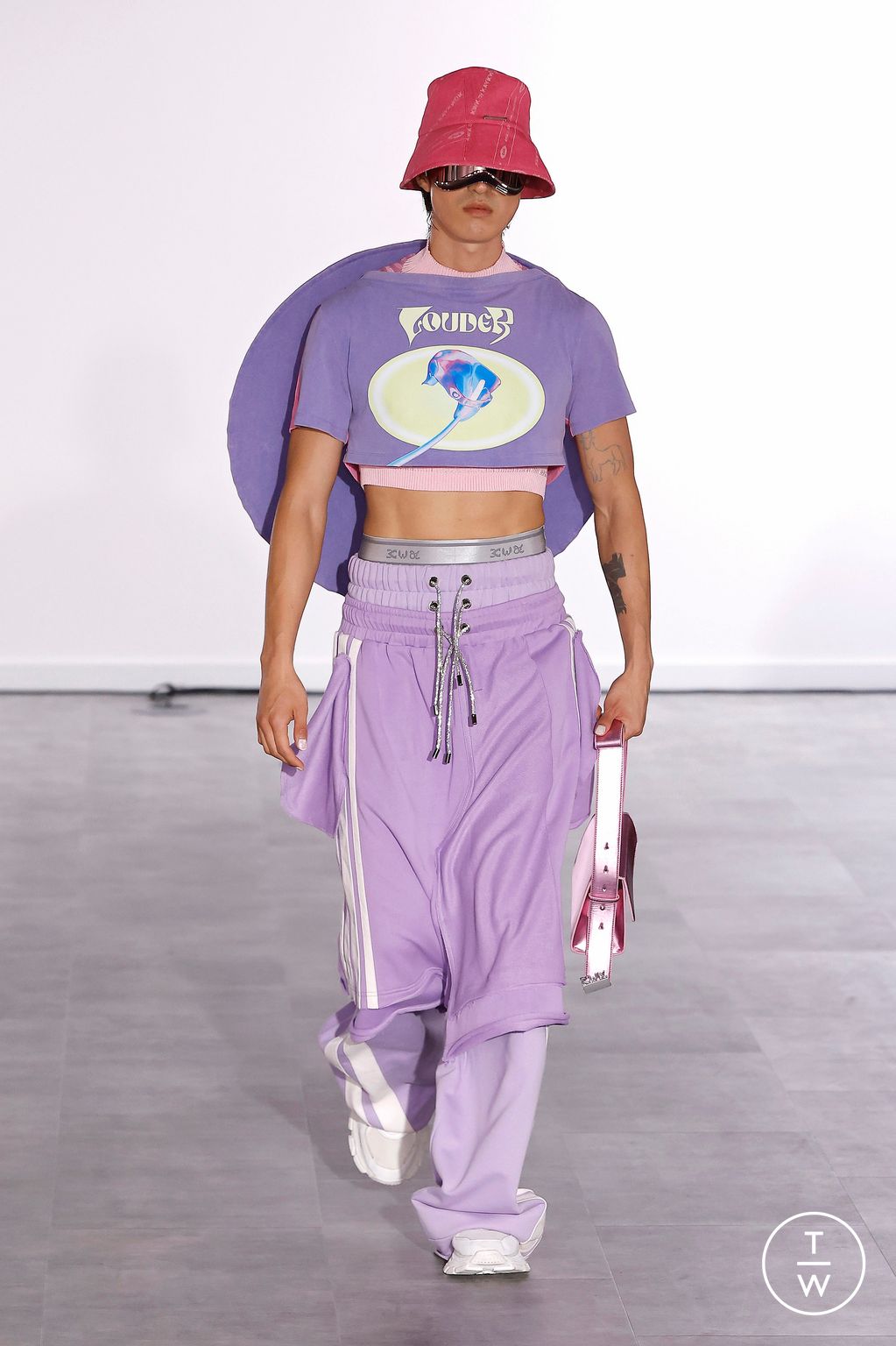 Fashion Week London Spring/Summer 2024 look 23 from the KWK by KAYKWOK collection 女装