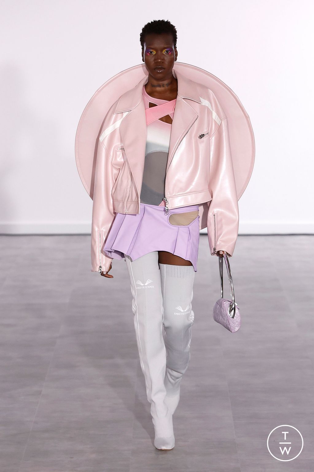 Fashion Week London Spring/Summer 2024 look 24 from the KWK by KAYKWOK collection 女装