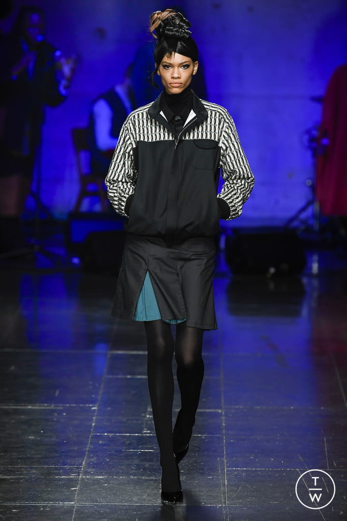 Fashion Week London Fall/Winter 2022 look 20 from the Labrum London collection womenswear