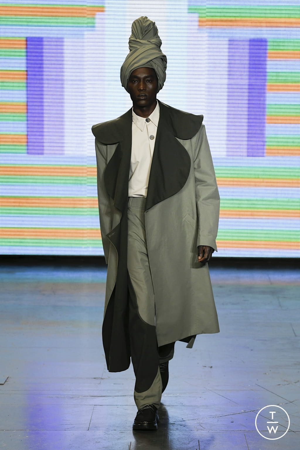 Fashion Week London Spring/Summer 2022 look 15 from the Labrum London collection womenswear