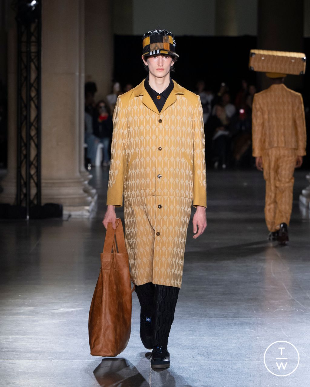 Fashion Week London Fall/Winter 2024 look 13 from the Labrum London collection womenswear