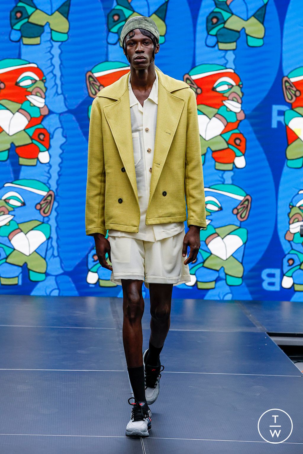 Fashion Week London Spring/Summer 2023 look 4 from the Labrum London collection 男装