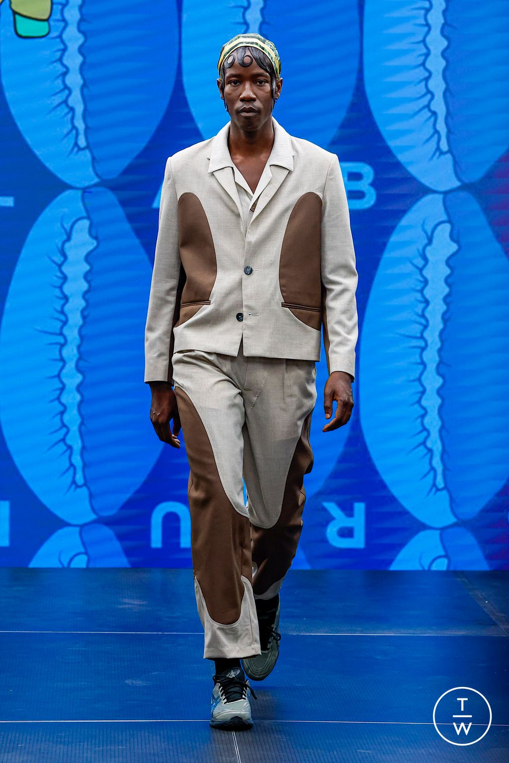 Fashion Week London Spring/Summer 2023 look 9 from the Labrum London collection 男装