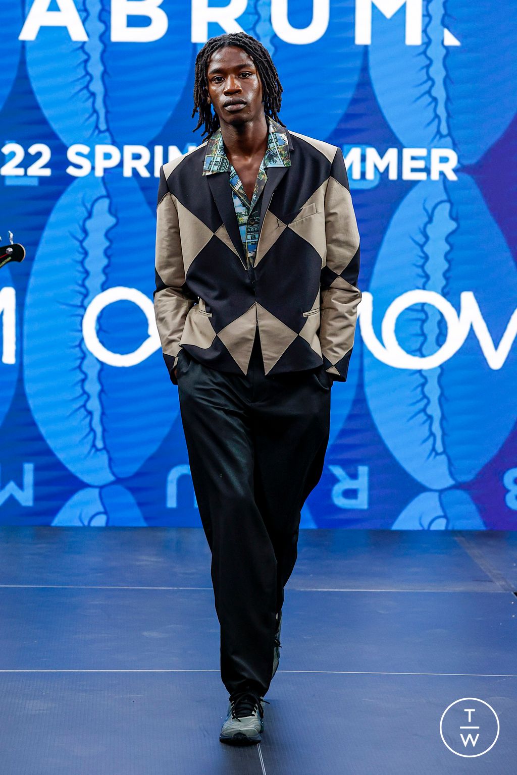 Fashion Week London Spring/Summer 2023 look 12 from the Labrum London collection menswear