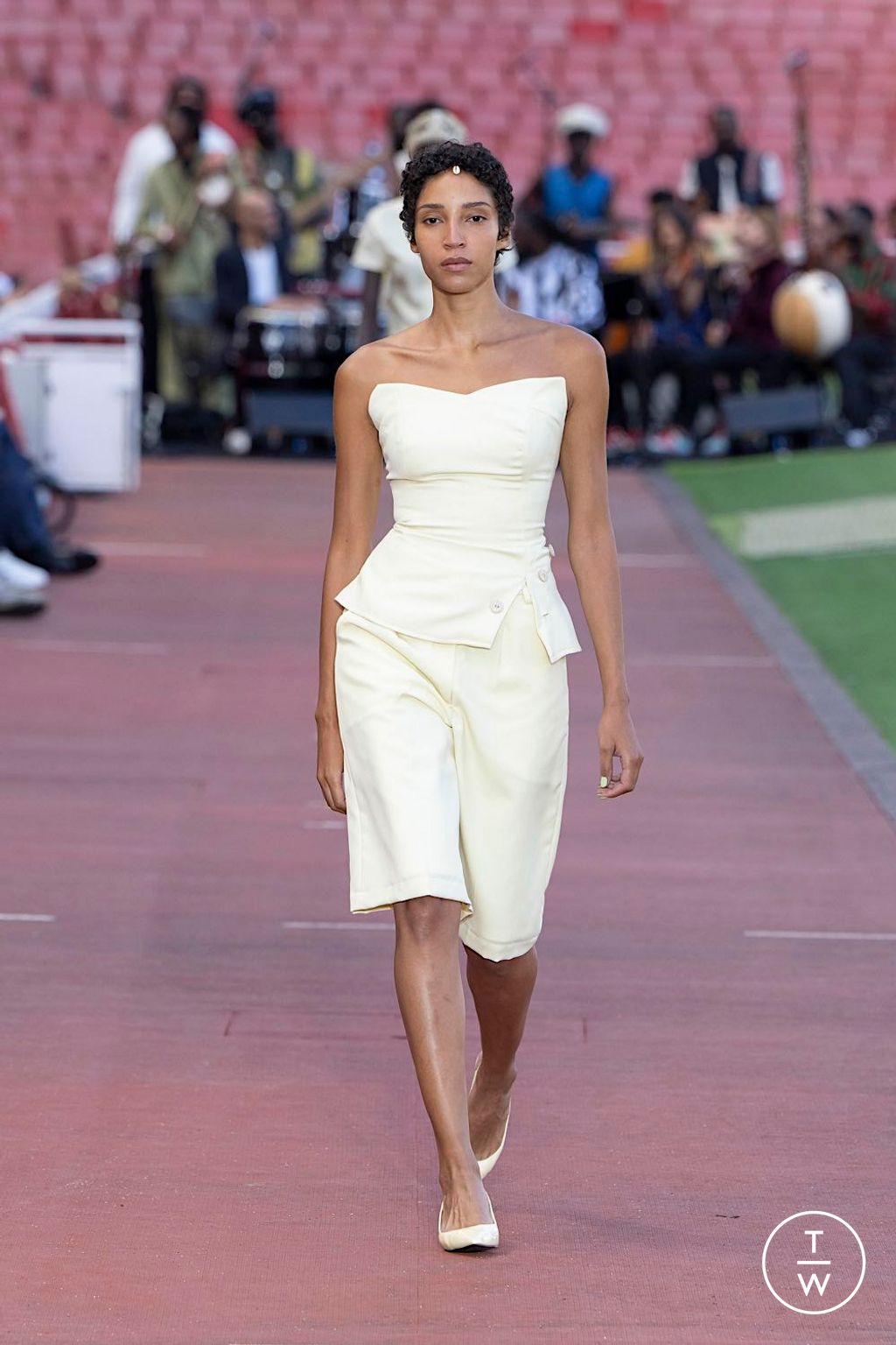 Fashion Week London Spring/Summer 2025 look 8 from the Labrum London collection womenswear