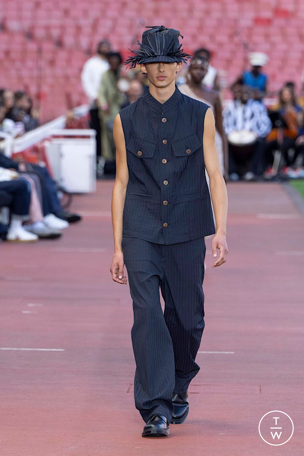 Fashion Week London Spring/Summer 2025 look 15 from the Labrum London collection womenswear