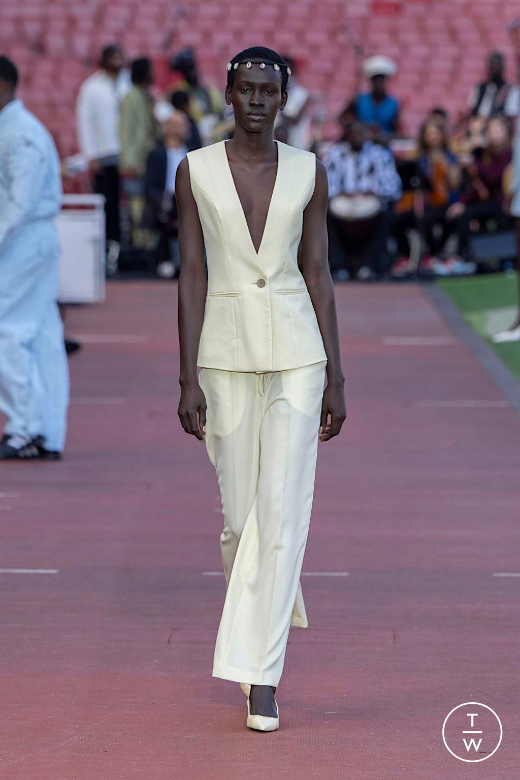 Fashion Week London Spring/Summer 2025 look 20 from the Labrum London collection womenswear