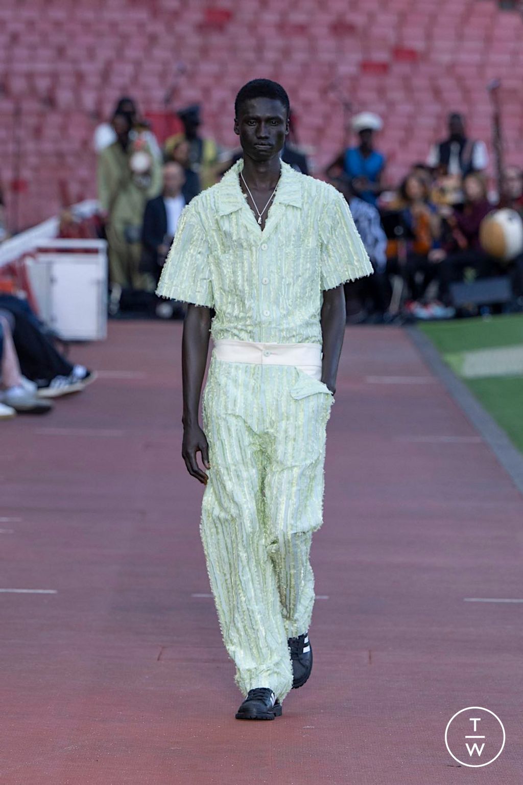 Fashion Week London Spring/Summer 2025 look 24 from the Labrum London collection womenswear