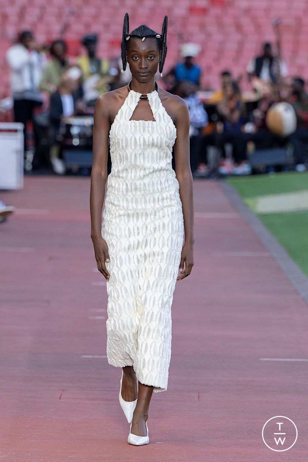 Fashion Week London Spring/Summer 2025 look 35 from the Labrum London collection womenswear