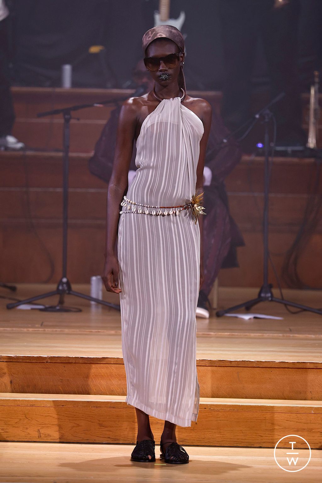 Fashion Week London Spring/Summer 2026 look 35 from the Labrum London collection womenswear