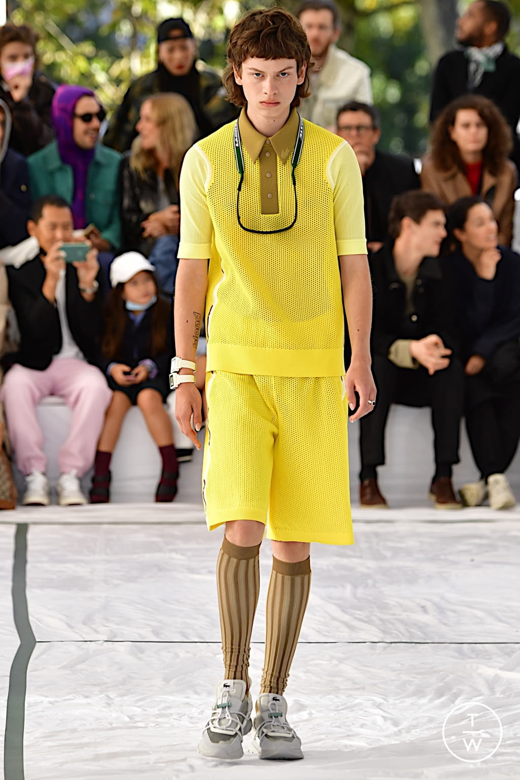 Fashion Week Paris Spring/Summer 2022 look 16 de la collection Lacoste womenswear