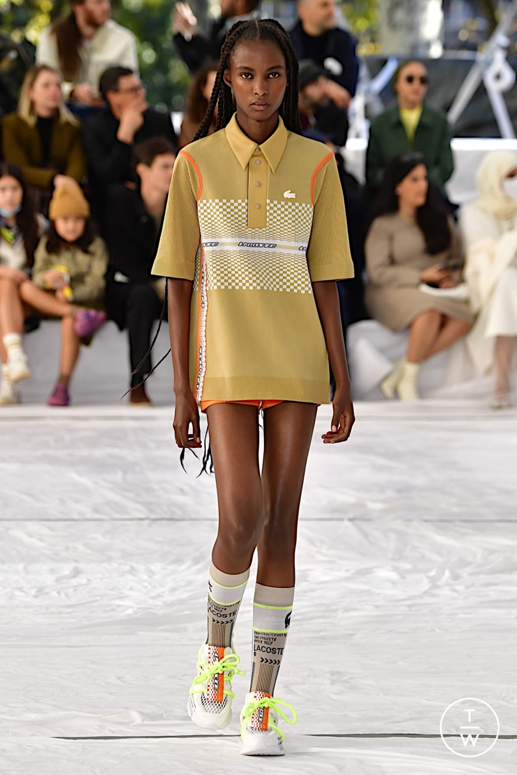 Fashion Week Paris Spring/Summer 2022 look 18 de la collection Lacoste womenswear