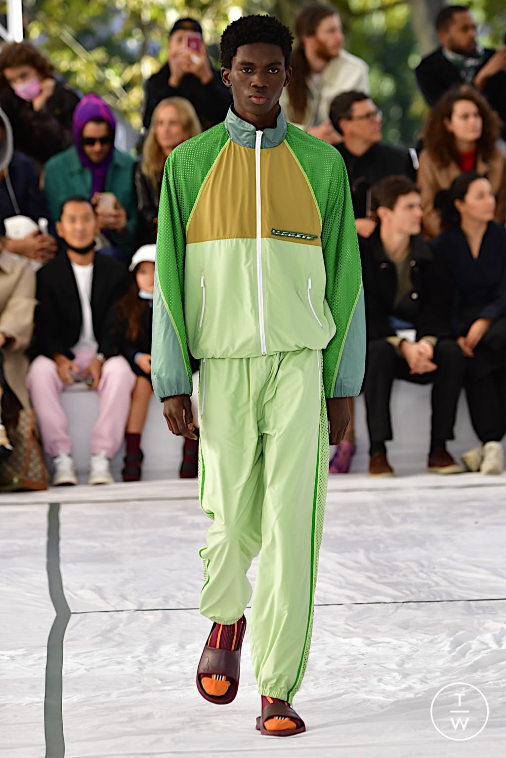 Fashion Week Paris Spring/Summer 2022 look 43 from the Lacoste collection 女装