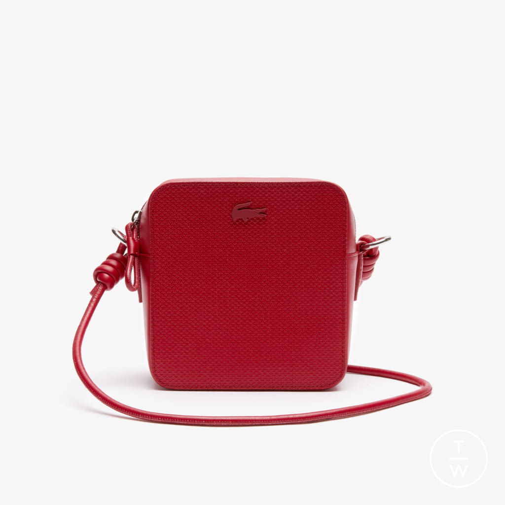 lacoste sling bolsa size