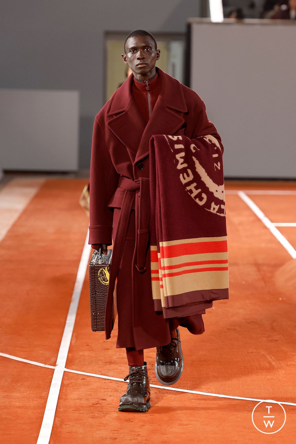 Fashion Week Paris Fall/Winter 2024 look 20 de la collection Lacoste womenswear