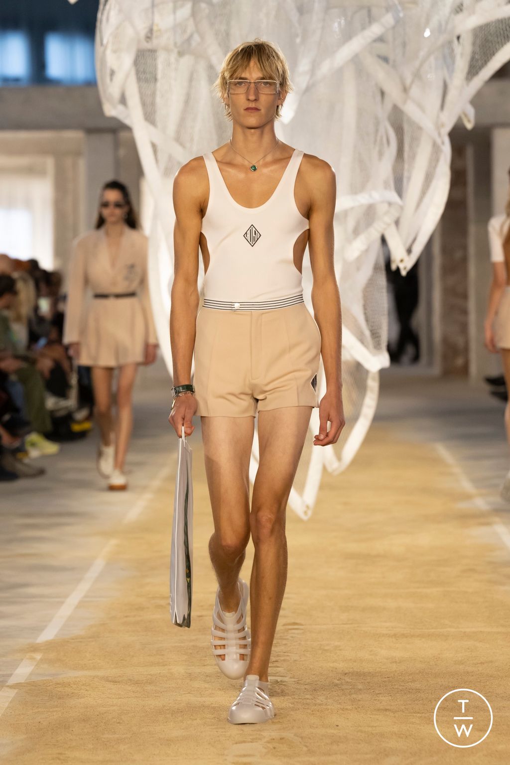 Fashion Week Paris Spring/Summer 2025 look 5 de la collection Lacoste womenswear