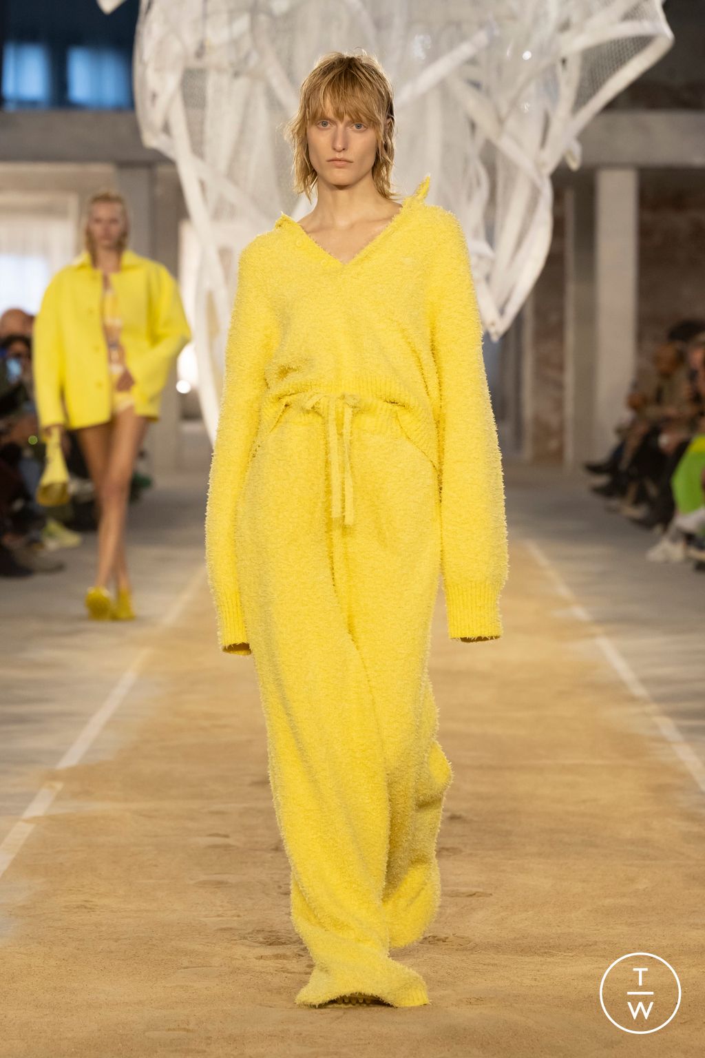 Fashion Week Paris Spring/Summer 2025 look 10 de la collection Lacoste womenswear