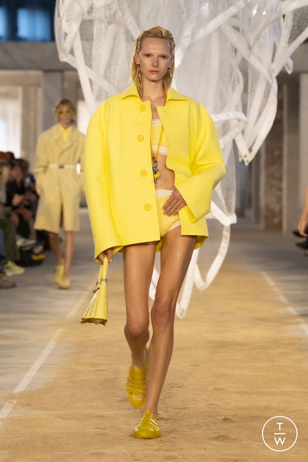 Fashion Week Paris Spring/Summer 2025 look 11 de la collection Lacoste womenswear