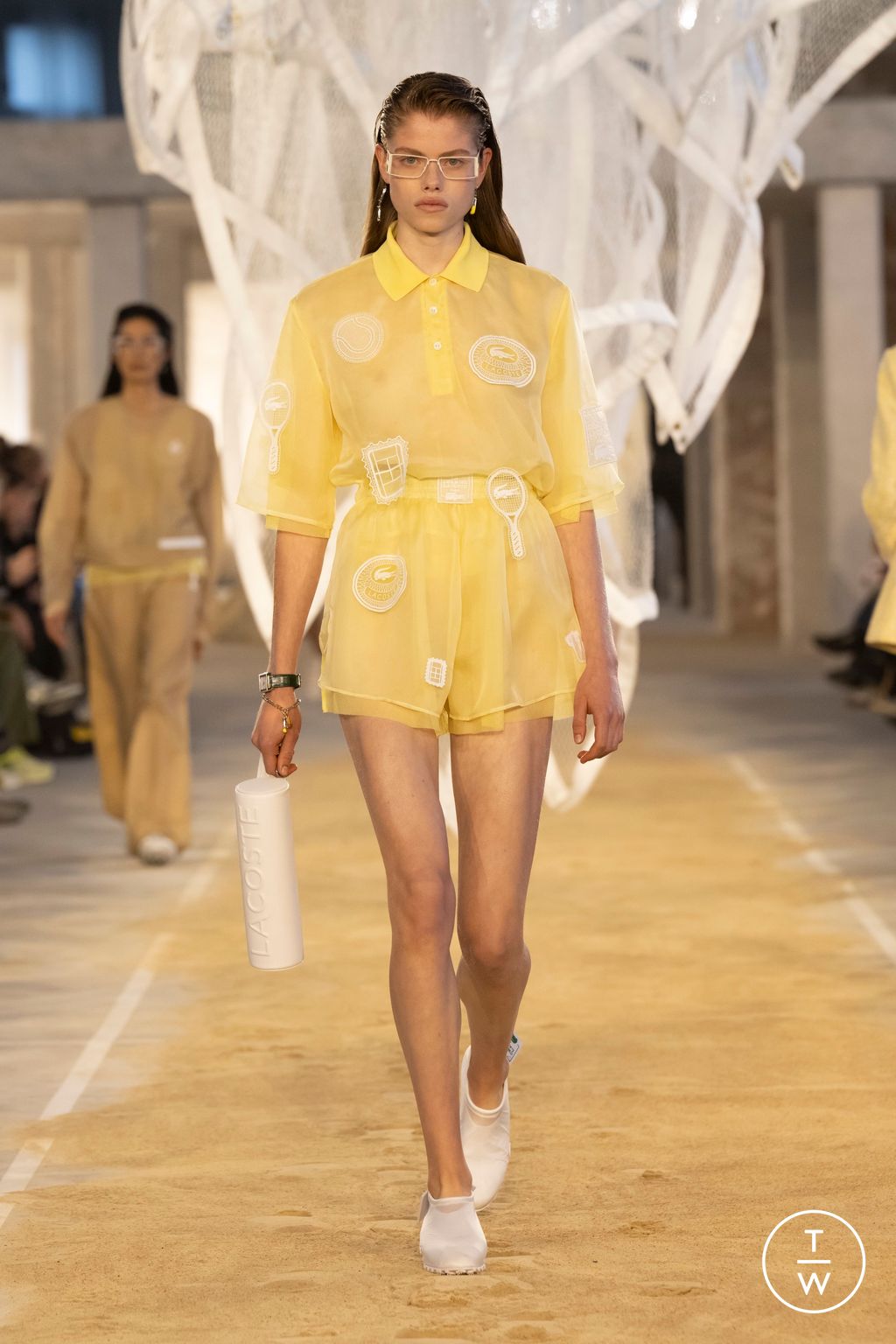 Fashion Week Paris Spring/Summer 2025 look 14 de la collection Lacoste womenswear