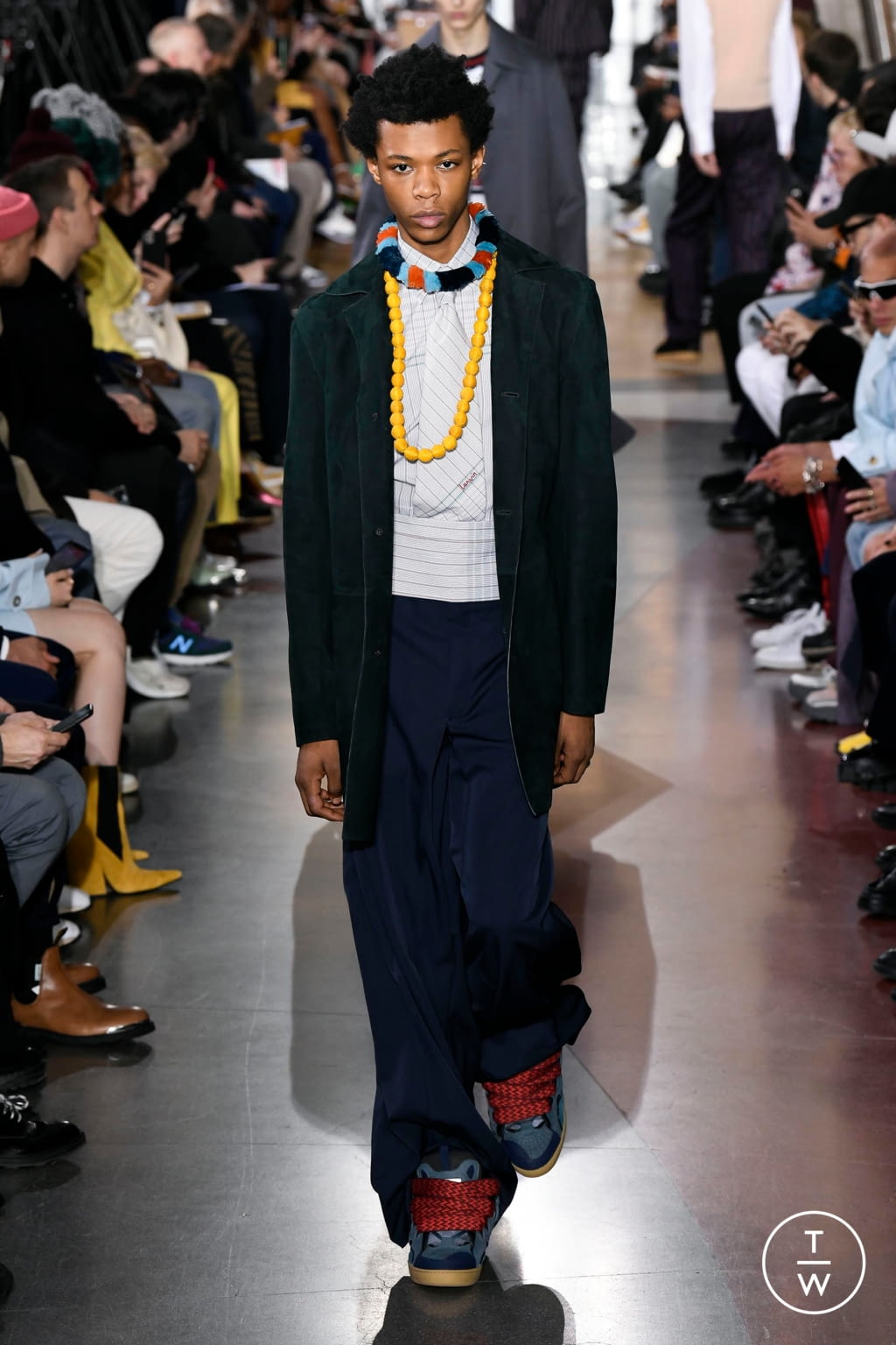 Fashion Week Paris Fall/Winter 2020 look 25 from the Lanvin collection menswear