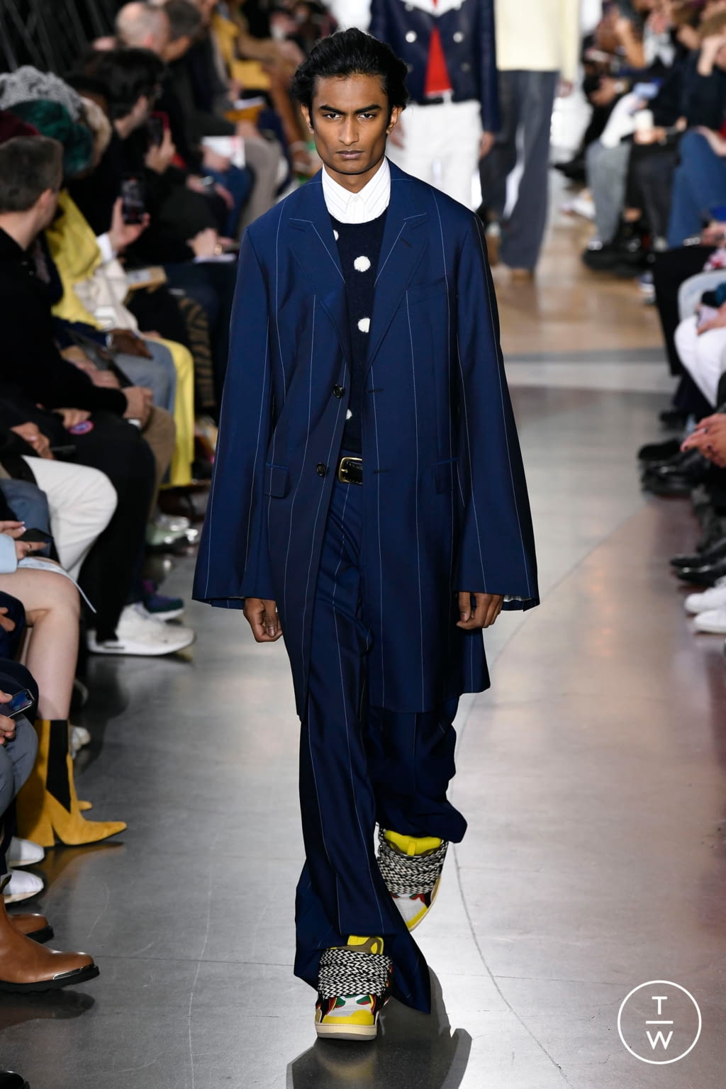 Fashion Week Paris Fall/Winter 2020 look 33 from the Lanvin collection menswear