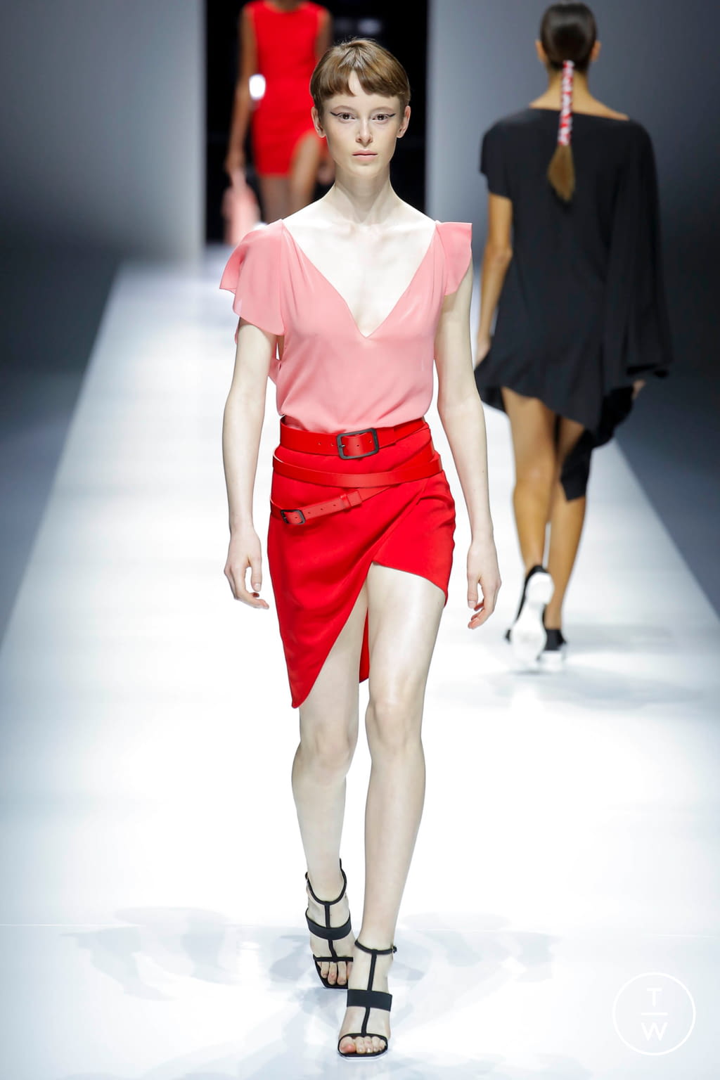 Fashion Week Paris Spring/Summer 2018 look 14 from the Lanvin collection womenswear