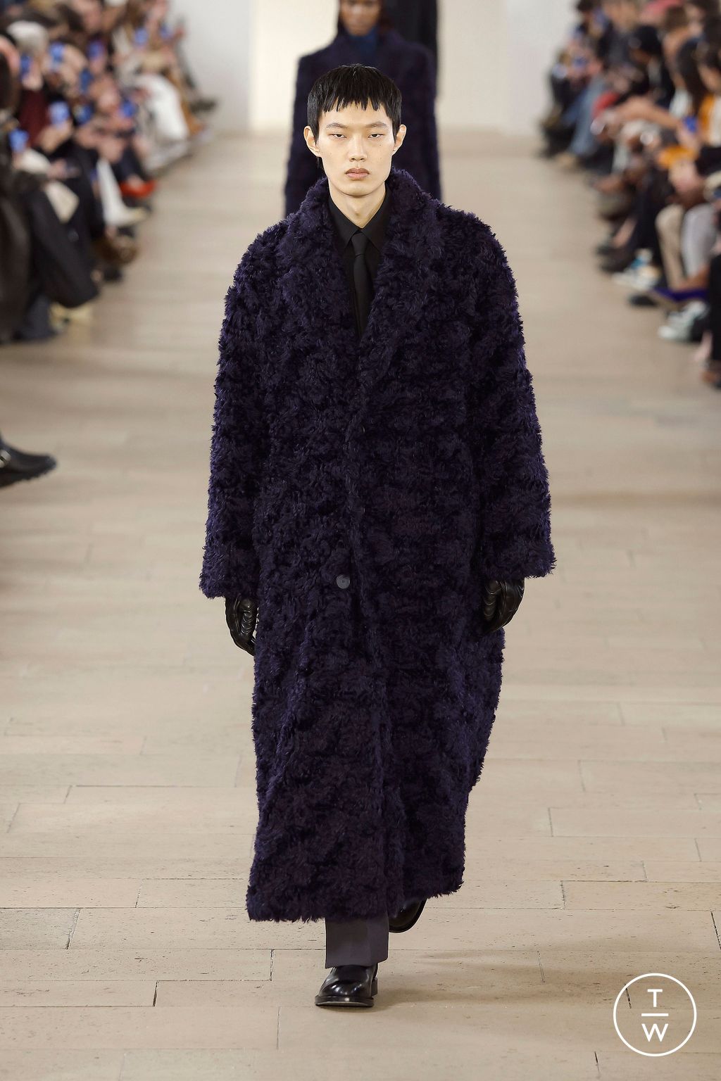 Fashion Week Paris Fall/Winter 2023 look 7 from the Lanvin collection womenswear