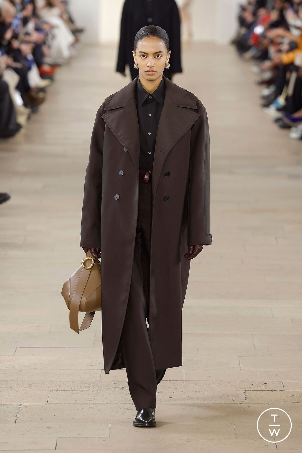 Fashion Week Paris Fall/Winter 2023 look 25 from the Lanvin collection womenswear