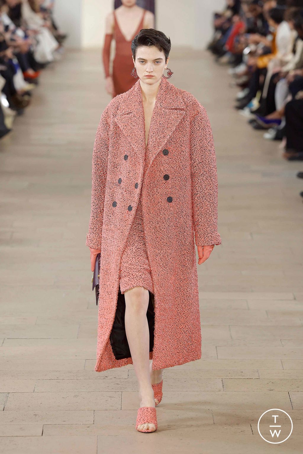 Fashion Week Paris Fall/Winter 2023 look 30 from the Lanvin collection 女装