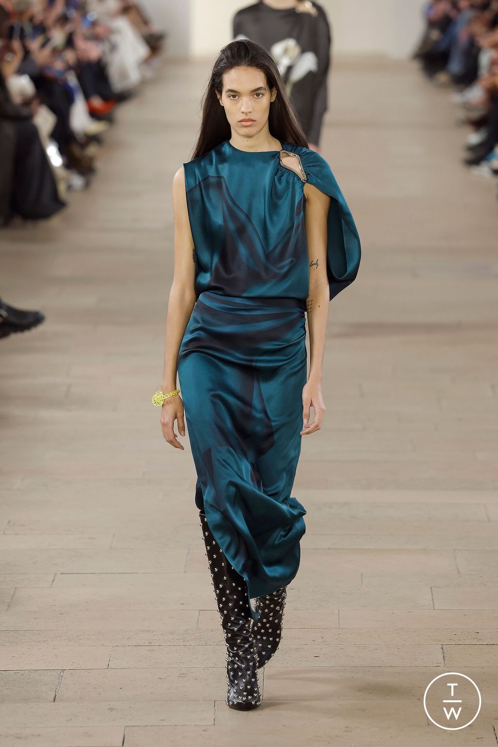 Fashion Week Paris Fall/Winter 2023 look 41 from the Lanvin collection womenswear