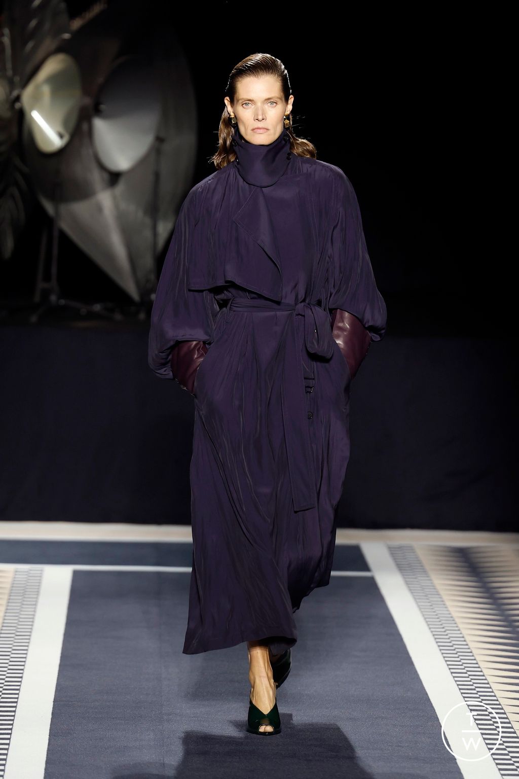 Fashion Week Paris Fall/Winter 2025 look 15 from the Lanvin collection 女装