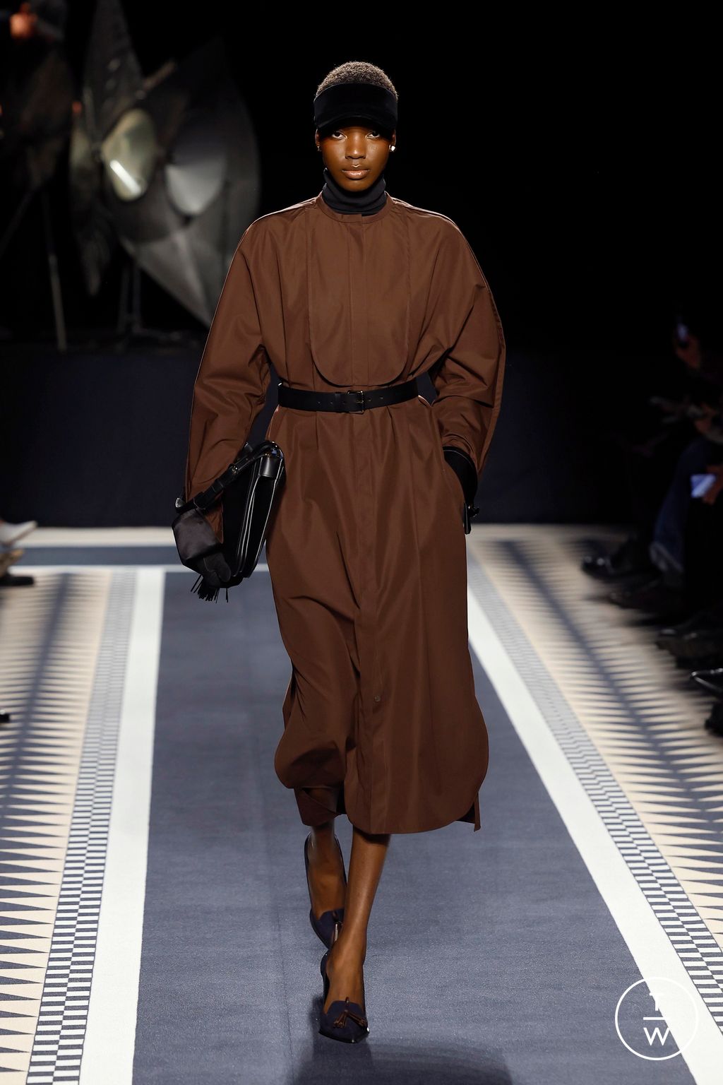 Fashion Week Paris Fall/Winter 2025 look 23 from the Lanvin collection 女装