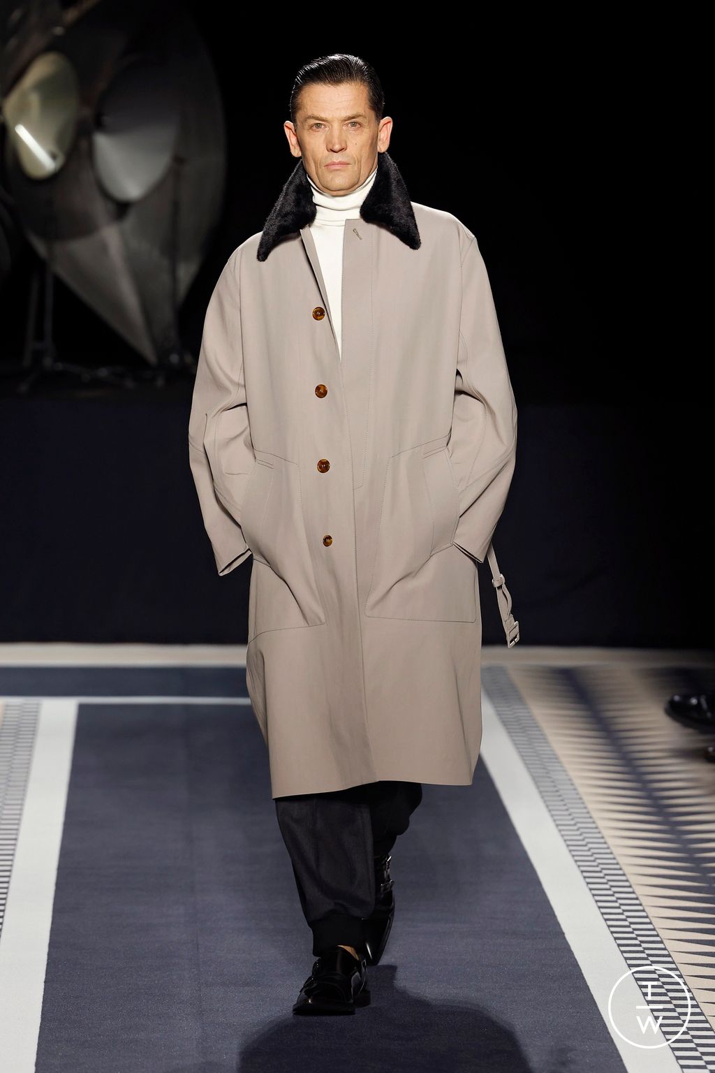 Fashion Week Paris Fall/Winter 2025 look 43 from the Lanvin collection womenswear