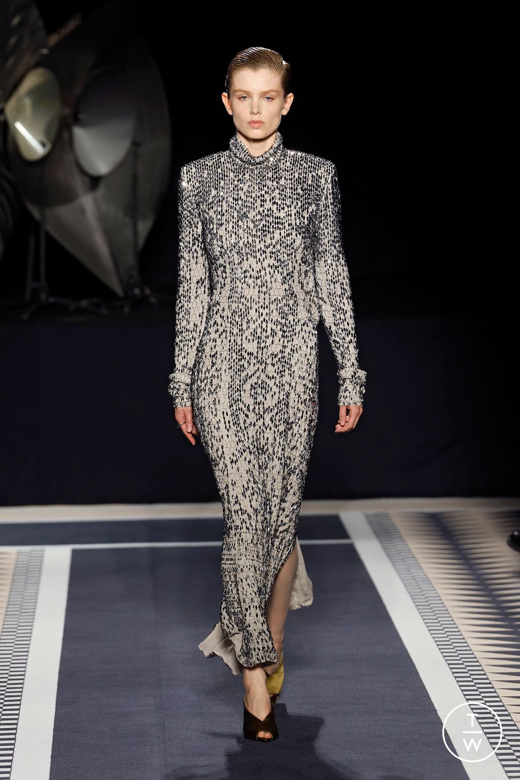 Fashion Week Paris Fall/Winter 2025 look 44 from the Lanvin collection 女装