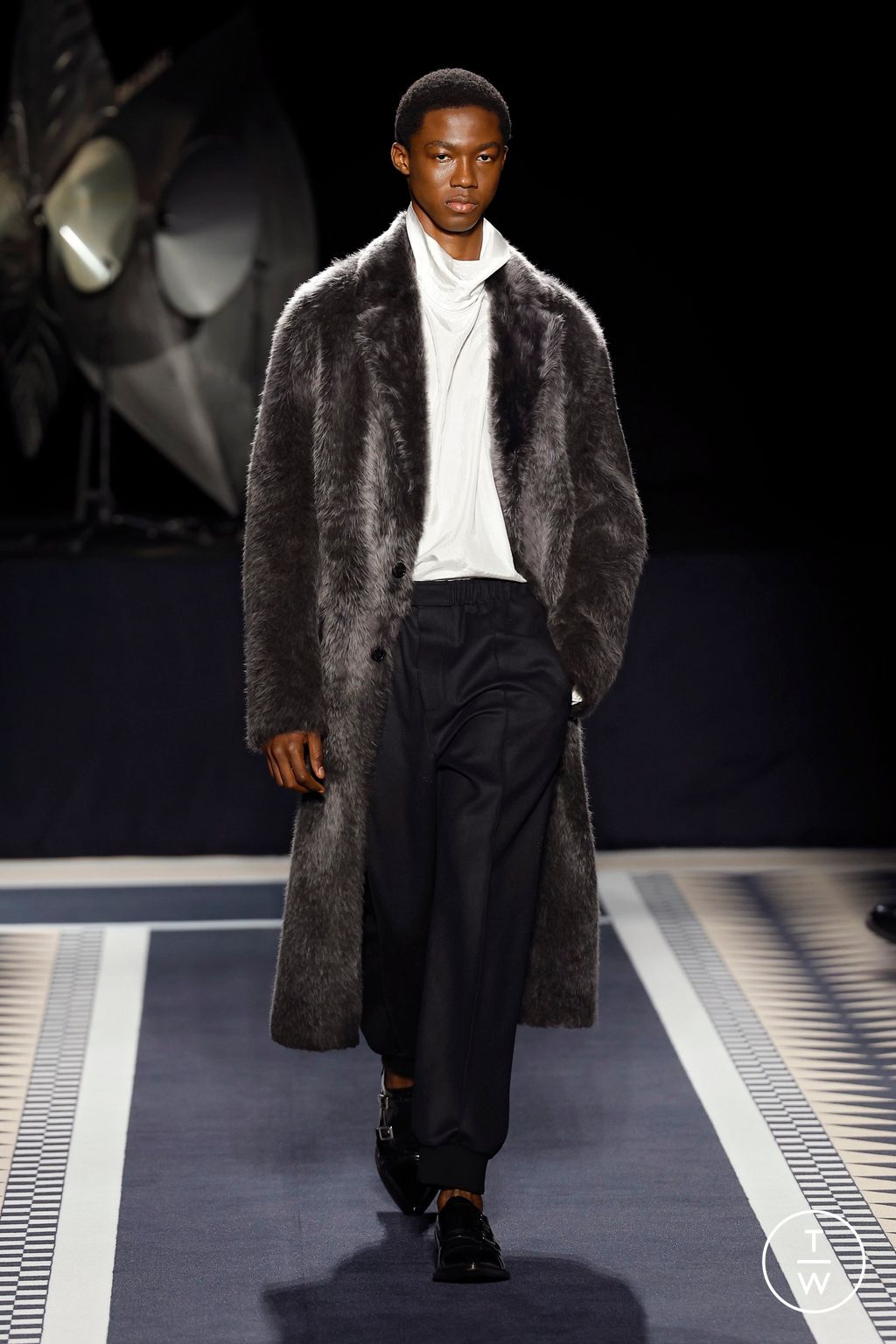 Fashion Week Paris Fall/Winter 2025 look 49 de la collection Lanvin menswear