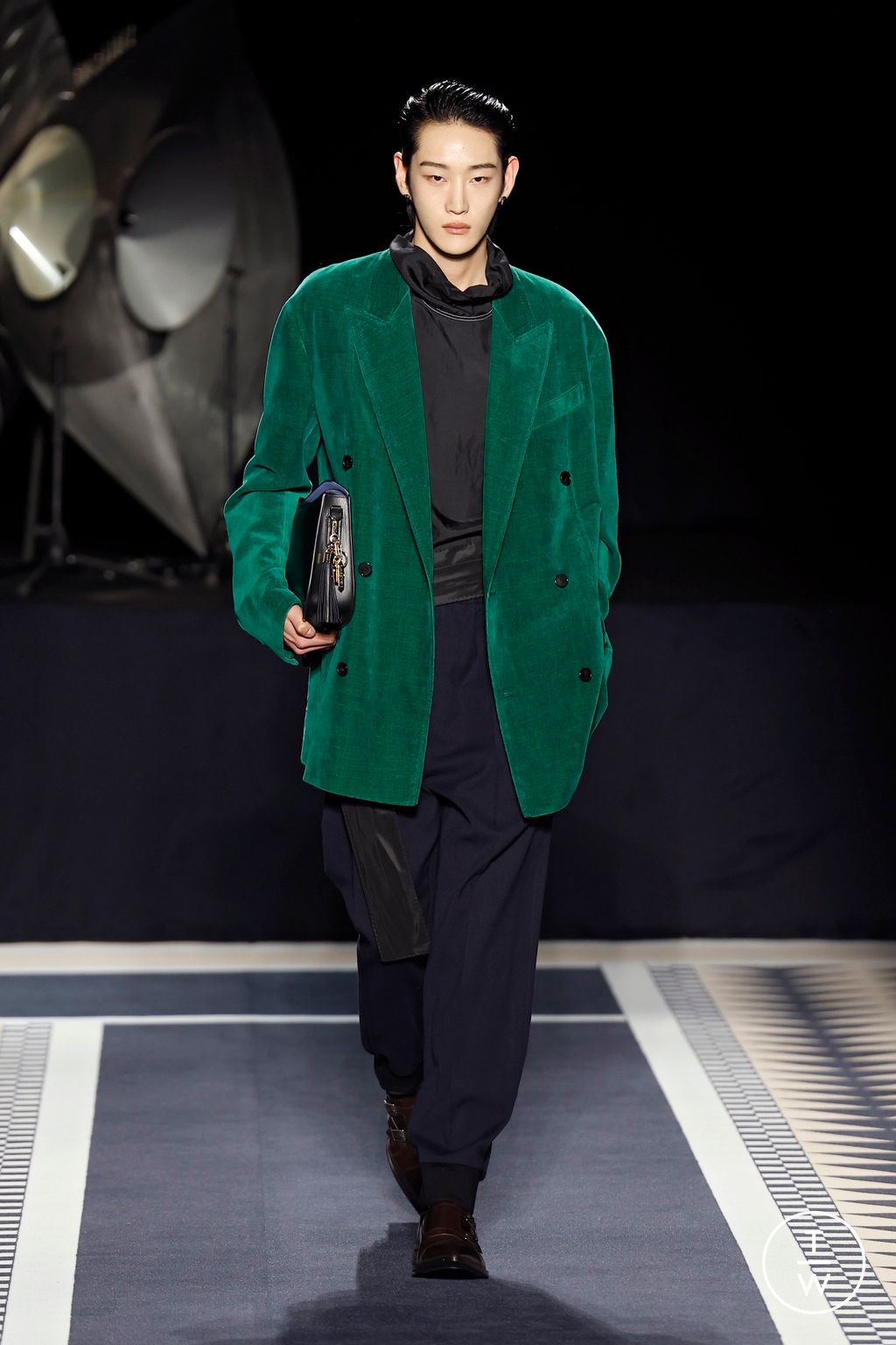 Fashion Week Paris Fall/Winter 2025 look 54 from the Lanvin collection menswear
